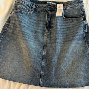 New super cute denim skirt